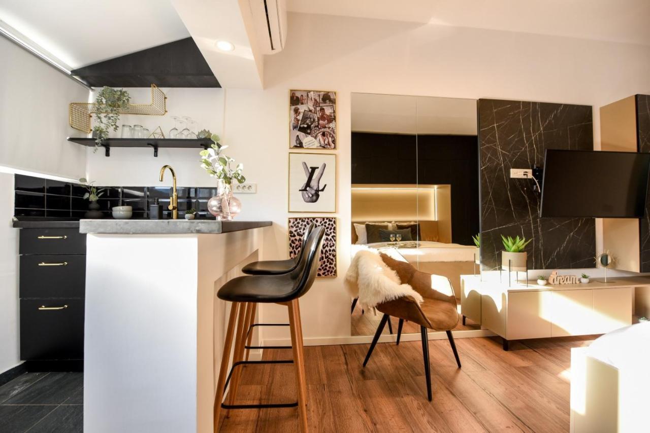 Calea Victoriei Modern Studio - Escape In The City Center บูคาเรสต์ ภายนอก รูปภาพ