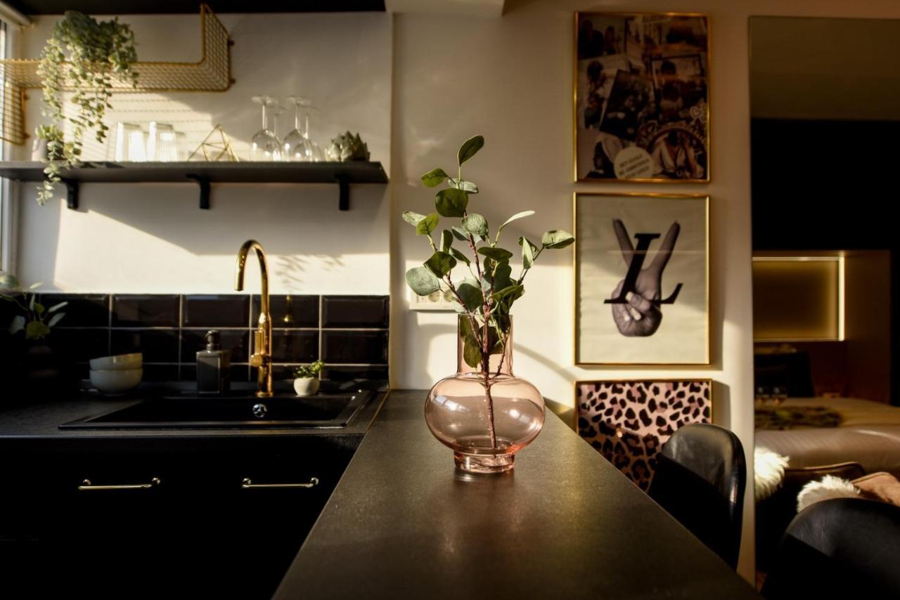Calea Victoriei Modern Studio - Escape In The City Center บูคาเรสต์ ภายนอก รูปภาพ